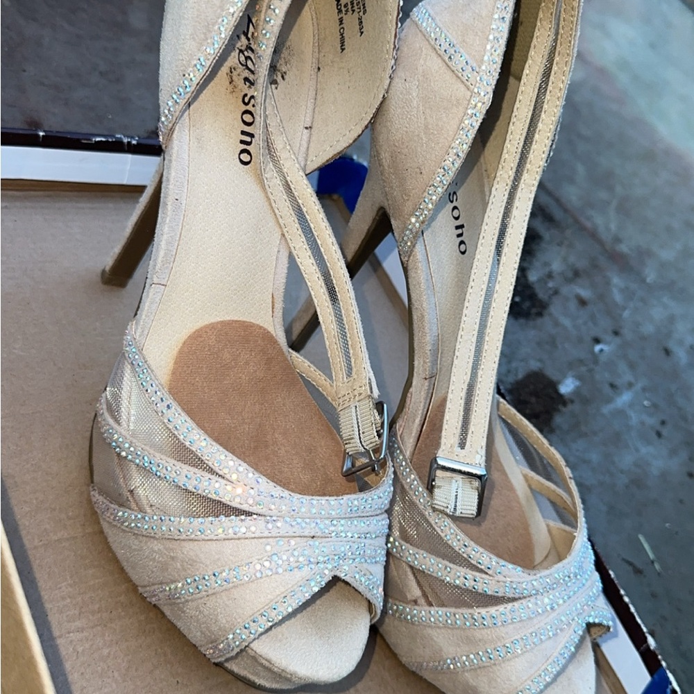 Elegant Beige Heels with Sparkling Straps and rhinestones all over!